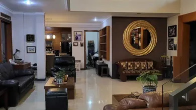 Rumah Mewah Luas 515 m2, di Dago, Bandung